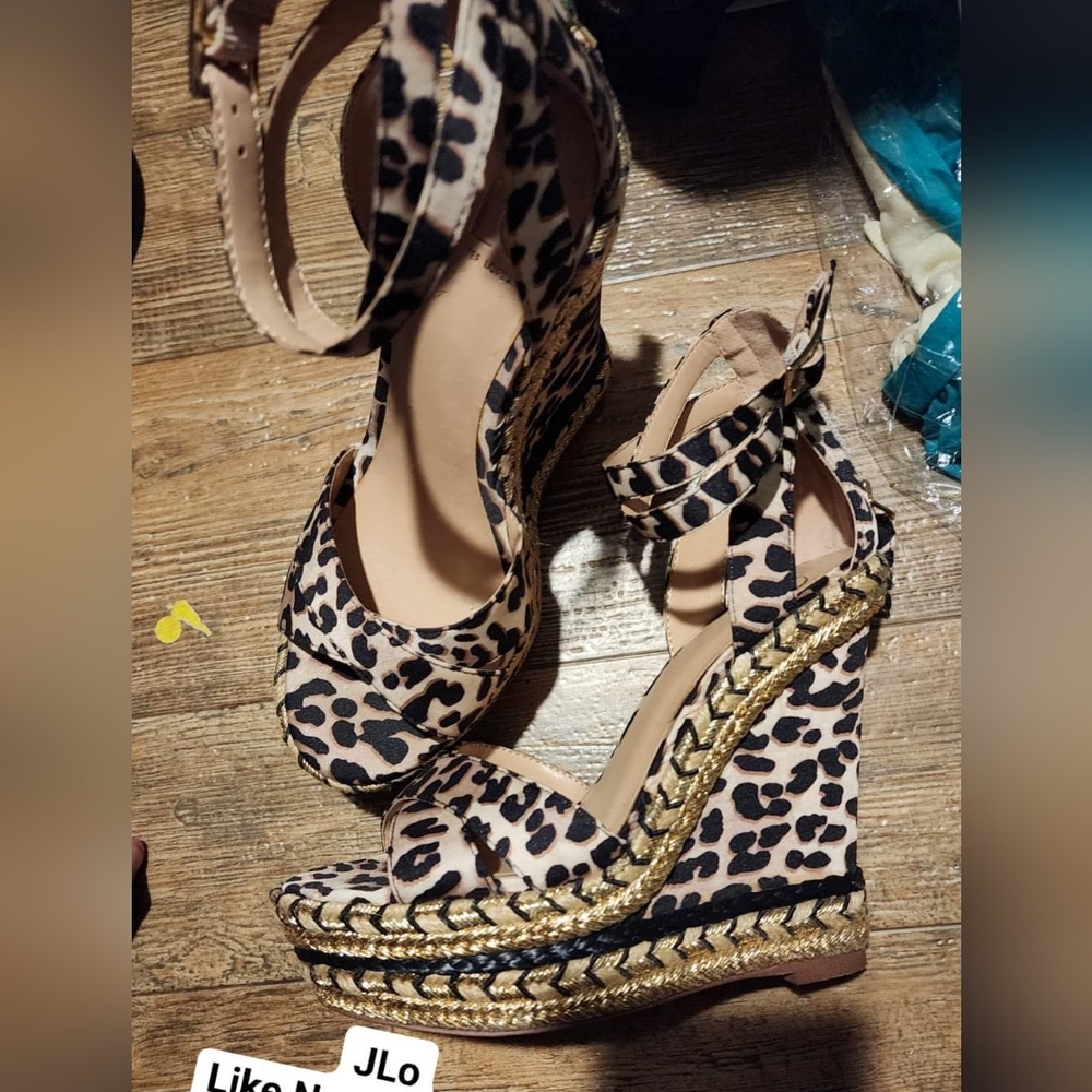 J Lo ondina espadrille leopard wedges sz 6 like new